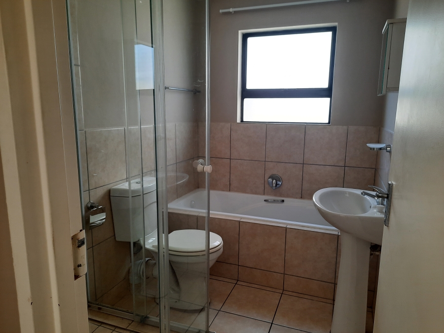 To Let 2 Bedroom Property for Rent in Burgundy Estate Western Cape